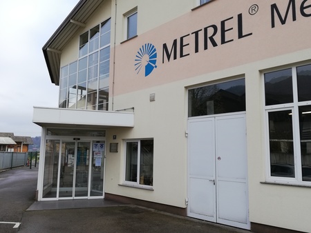 AED_Metrel_Vhod v poslovno stavbo